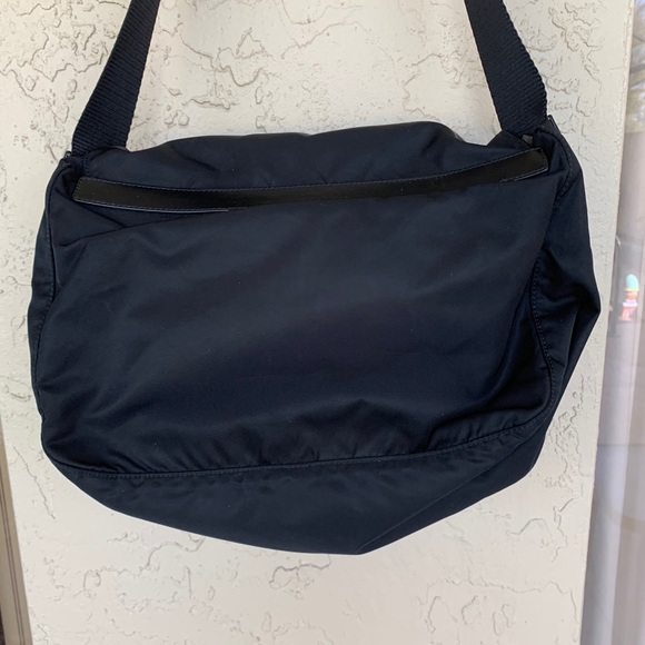 ❤️HP❤️ PRADA AUTHENTIC messenger bag - Picture 3 of 13